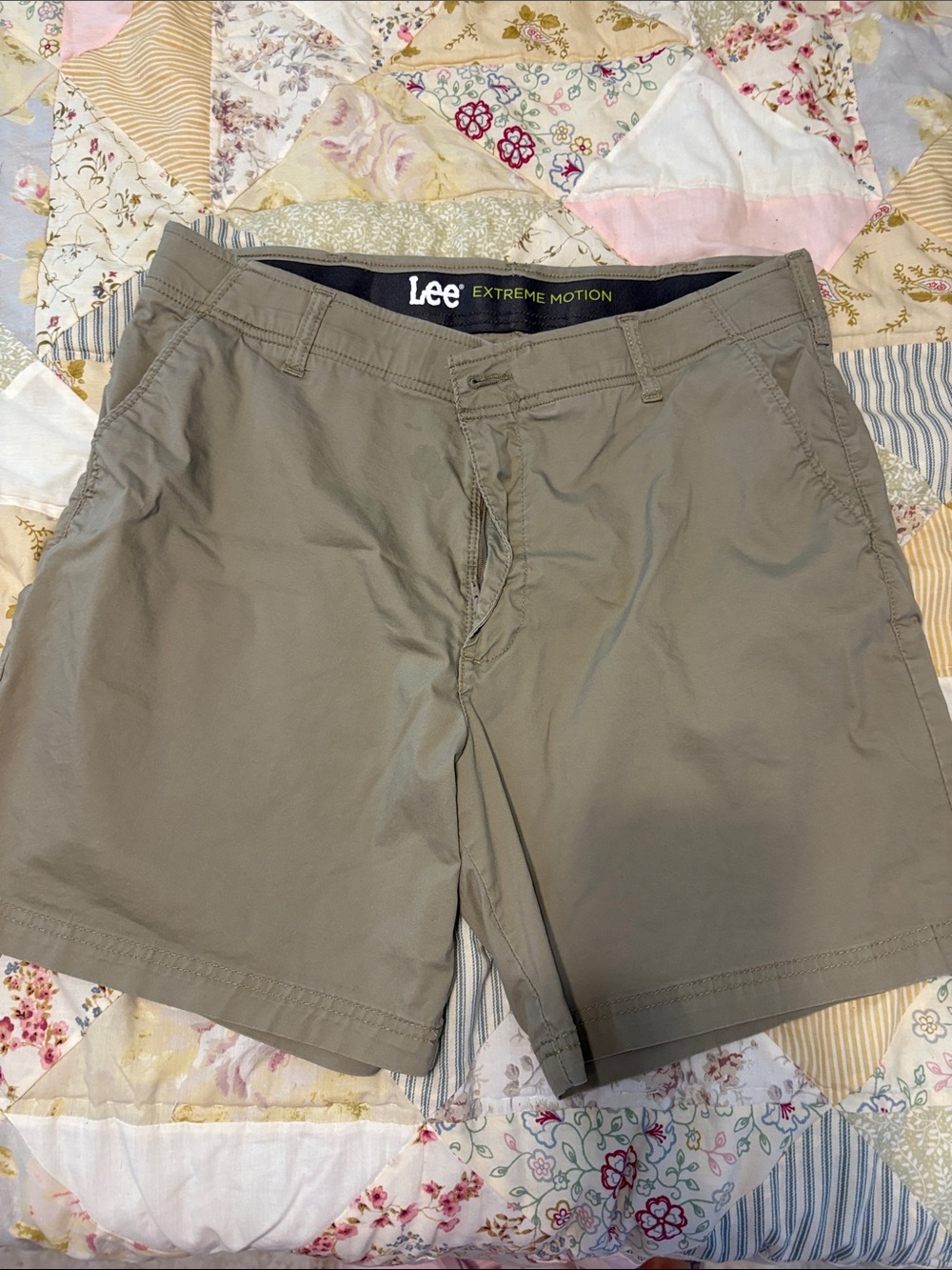 Lee Men’s Khaki Flat Front Shorts